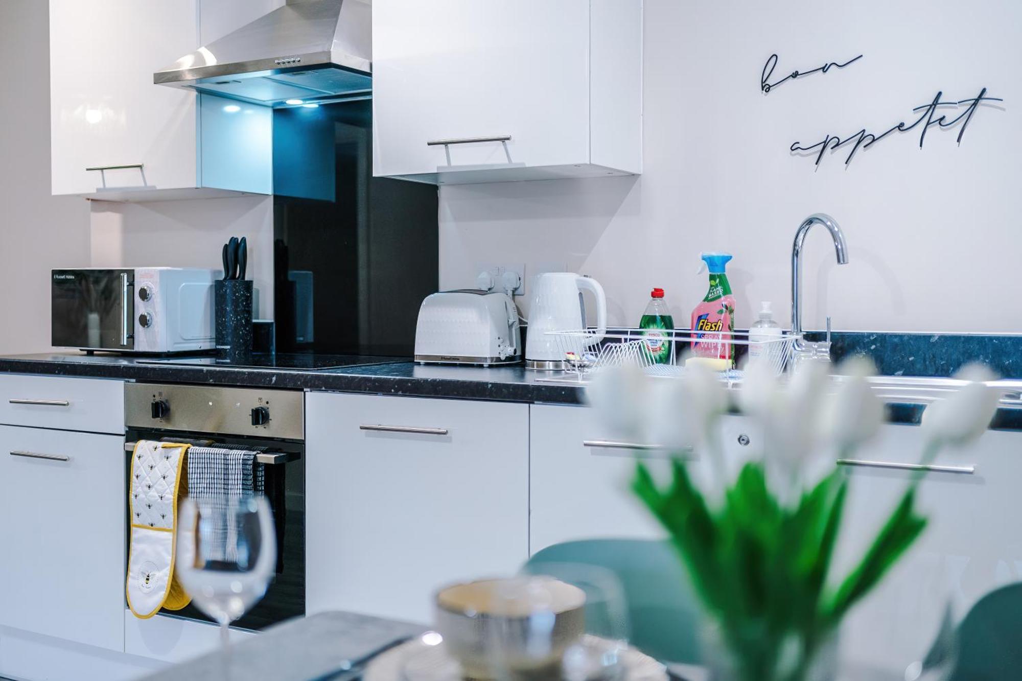 Deluxe New Build 2 Bedroom 2 Bathroom Apartment - Free Secure Parking Manchester Dış mekan fotoğraf